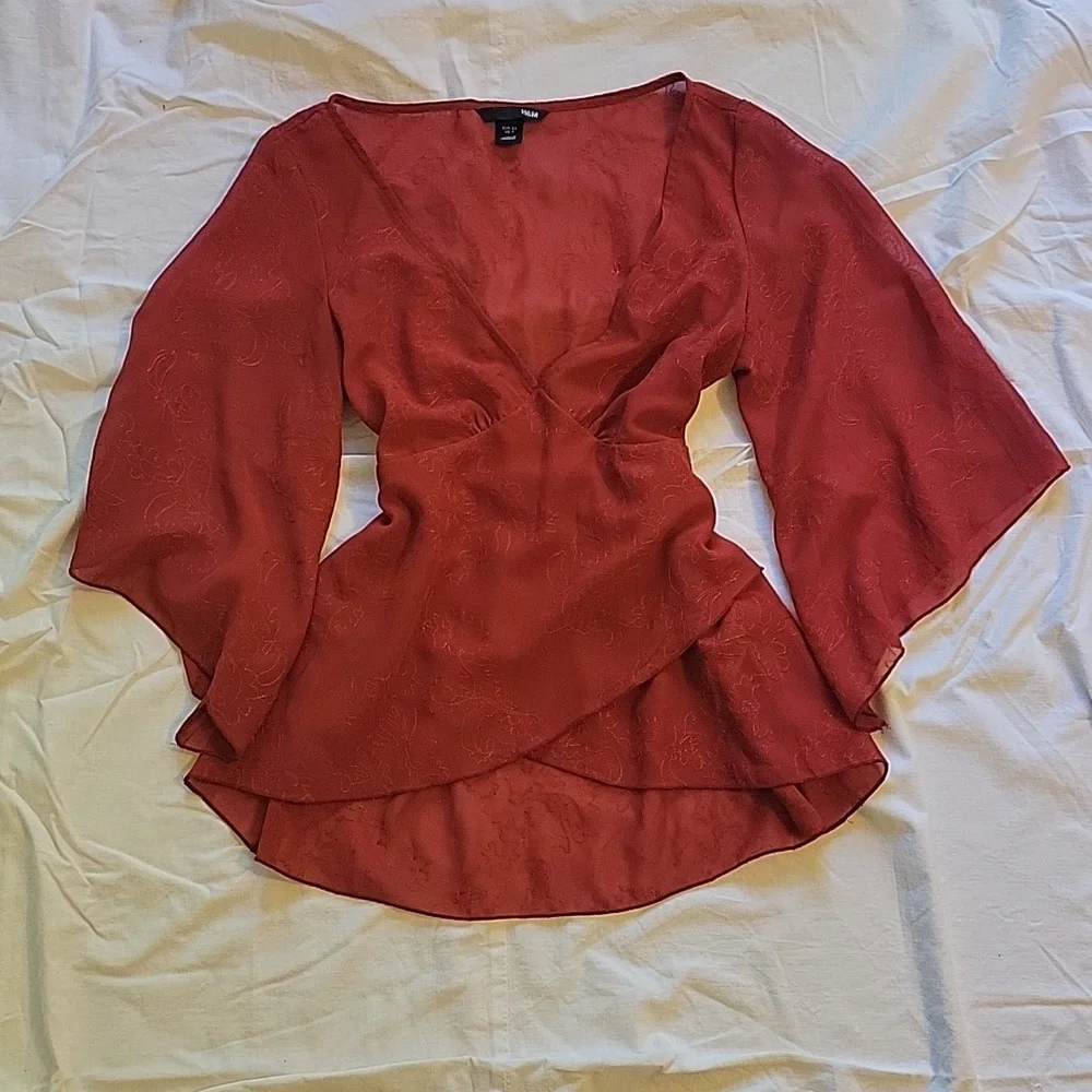 (A) V neck peplum top, red 2000s style blouse, with v neckline and embroidery - Picture 1 of 5